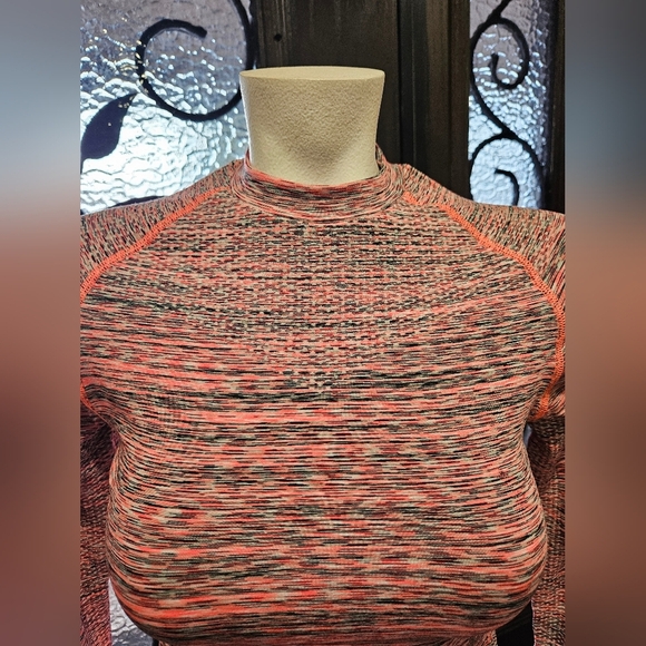 Workout Compression Set. Top & Bottom. Size Small. Pink Space Dye Long Sleeve - Picture 3 of 6